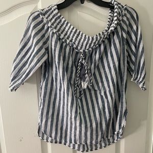 Off the shoulder short sleeve